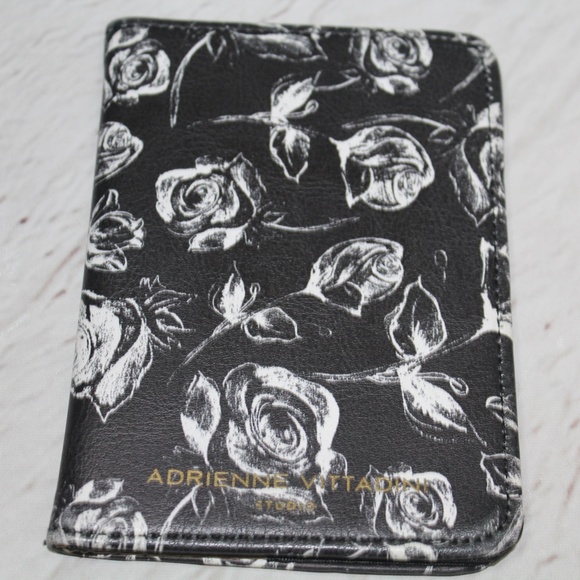 Adrienne Vittadini Passport Cover - Picture 4 of 5